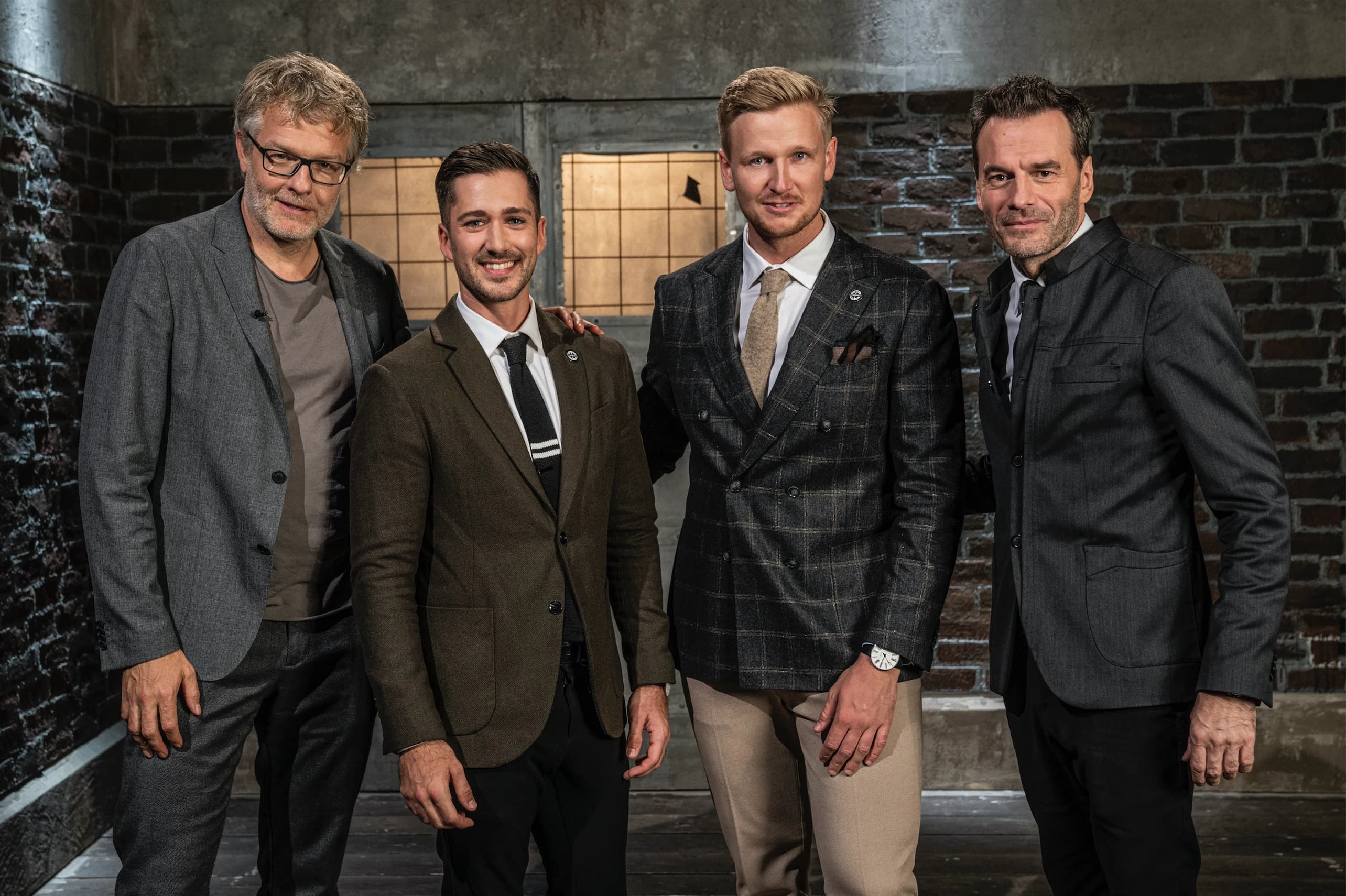 Oliver et Kasper photographiés avec le duo Dialægt dans le studio de Løvens Hule